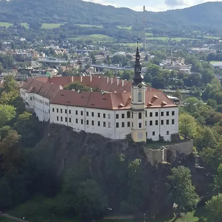 Pod Svahem Apartment Decin